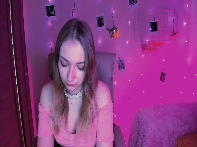 Live sex webcam photo for MILAxVANILLA #269349200