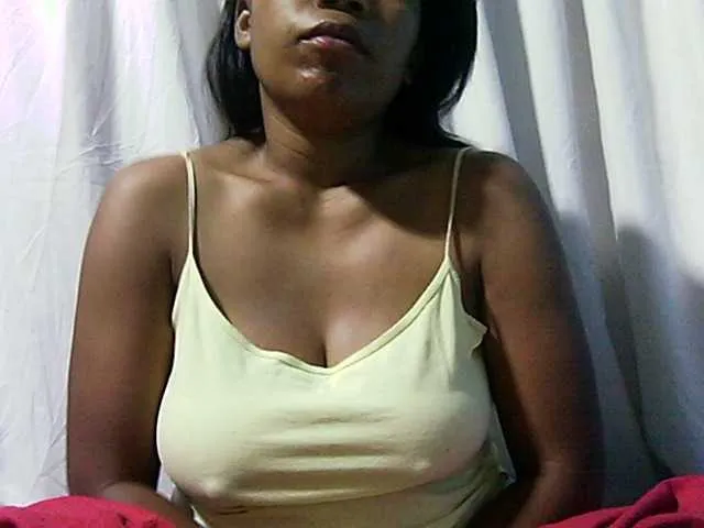 Live sex webcam photo for MIRANDAW #269335661