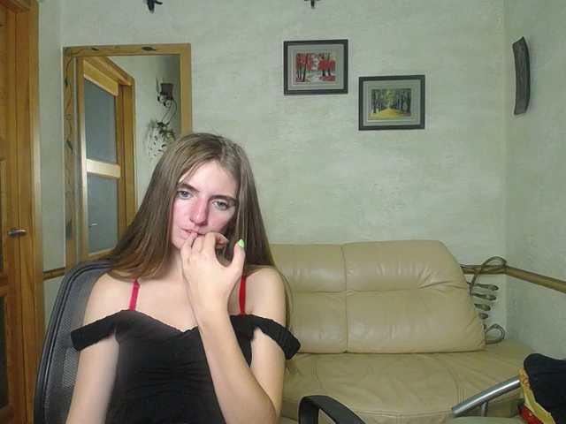 Live sex webcam photo for Kamillasins #269336033