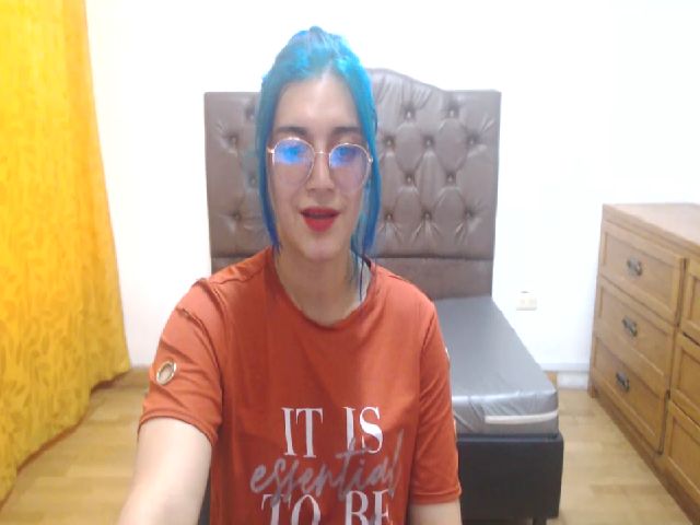Live sex webcam photo for Carolinforbes #269353615