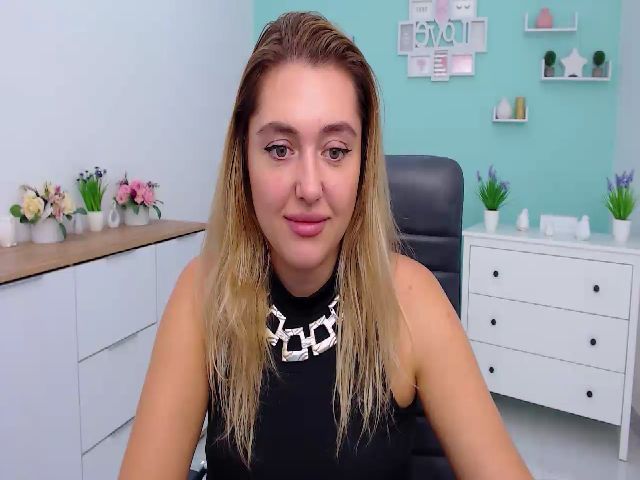 Live sex webcam photo for NicoleConnor #269346058