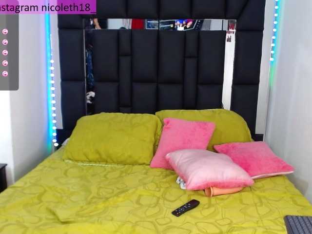 Live sex webcam photo for nicoleth18 #269340611