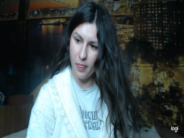 Live sex webcam photo for KiraSweetX_ #269347934