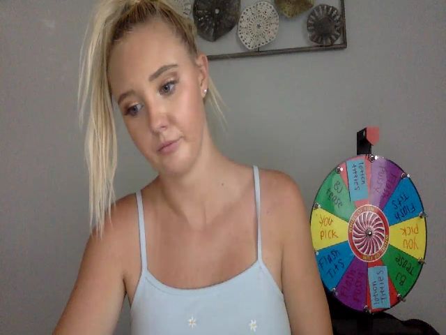 Live sex webcam photo for Paisleyporter #269353640