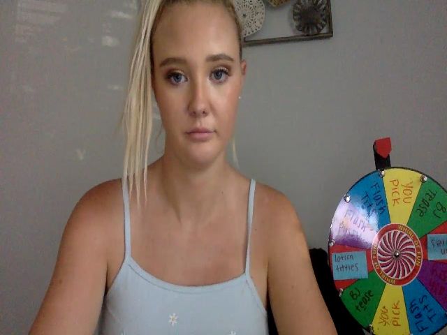 Live sex webcam photo for Paisleyporter #269353852