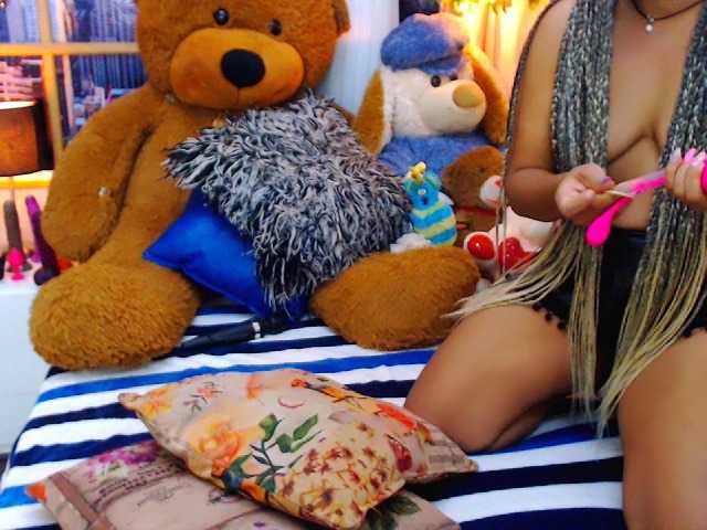 Live sex webcam photo for Eloveskamy #269372380