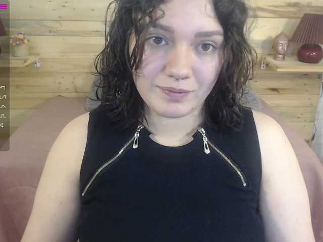 Live sex webcam photo for Maggie-evans5 #269371847