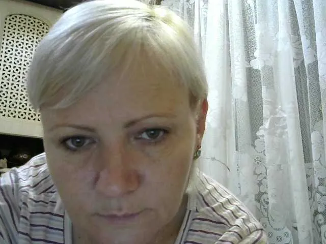 Live sex webcam photo for HelenLike #269355720