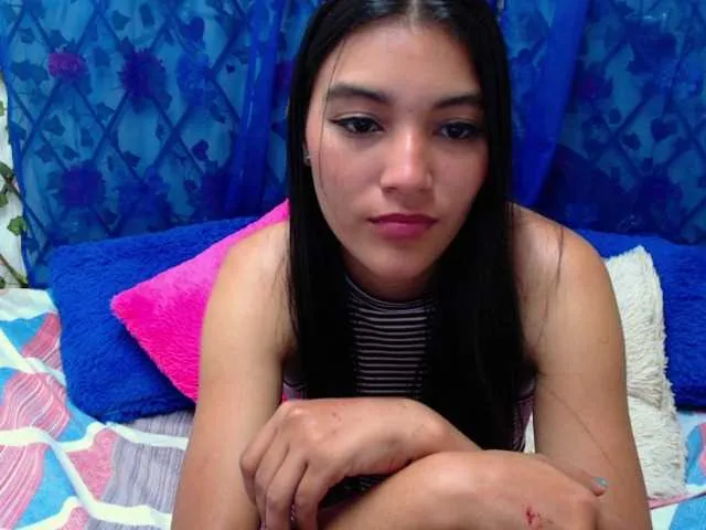 Live sex webcam photo for vikyroxe #269361809