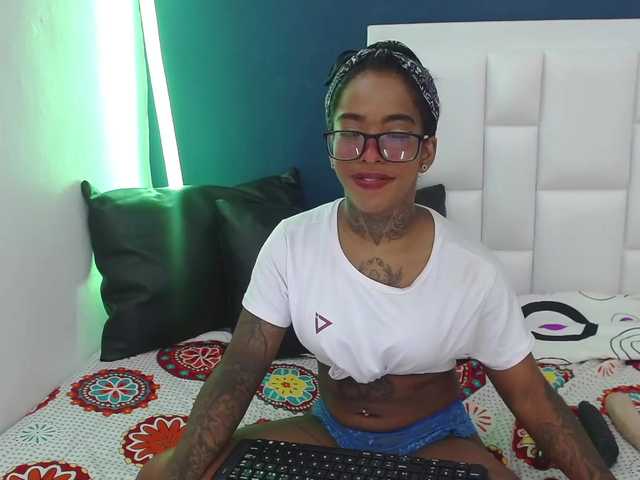 Live sex webcam photo for samantaafox #269361530