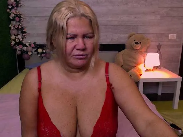 Live sex webcam photo for come2mom #269361220