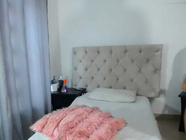 Live sex webcam photo for Paulett #269365133