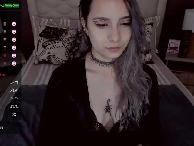 Live sex webcam photo for LilithMystic #269371351