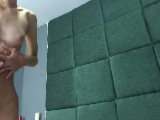 Live sex webcam photo for Alebix19 #269356028