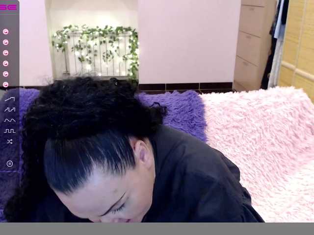 Live sex webcam photo for maure11 #269365799