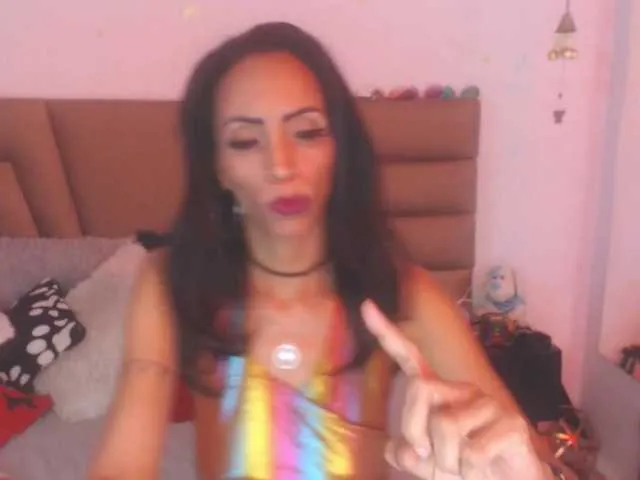 Live sex webcam photo for nicky-bennett #269371439