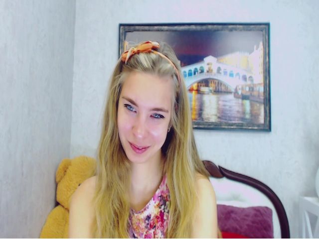 Live sex webcam photo for RossandaShy #269359737