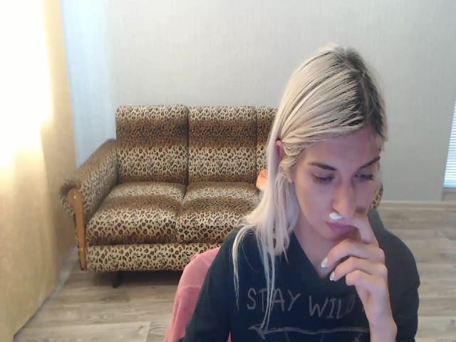 Live sex webcam photo for SexyBeatriice #269361999