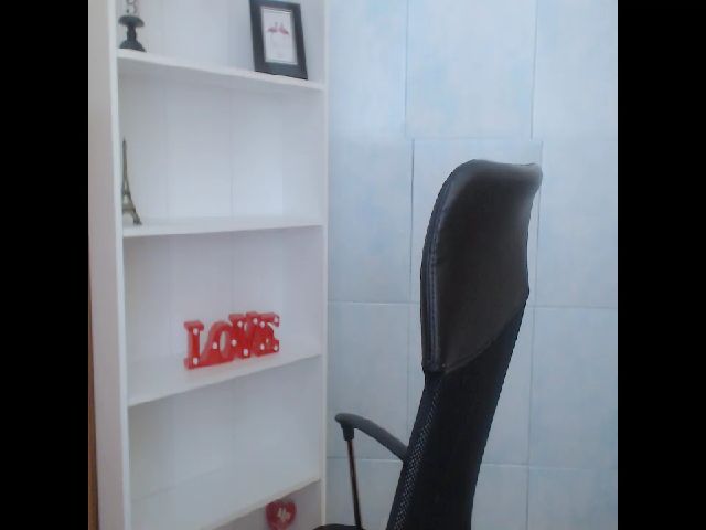 Live sex webcam photo for SshyTeen #269359819