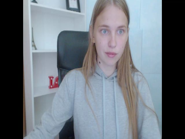 Live sex webcam photo for SshyTeen #269362587