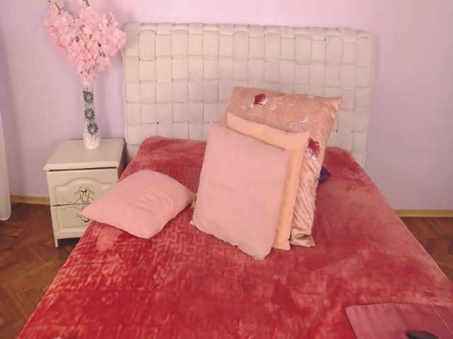 Live sex webcam photo for SpicyKiss_ #269367667