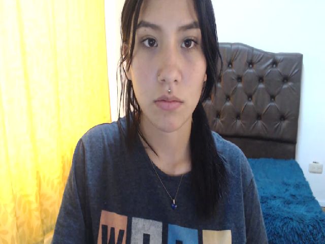 Live sex webcam photo for Emmaafox #269372680