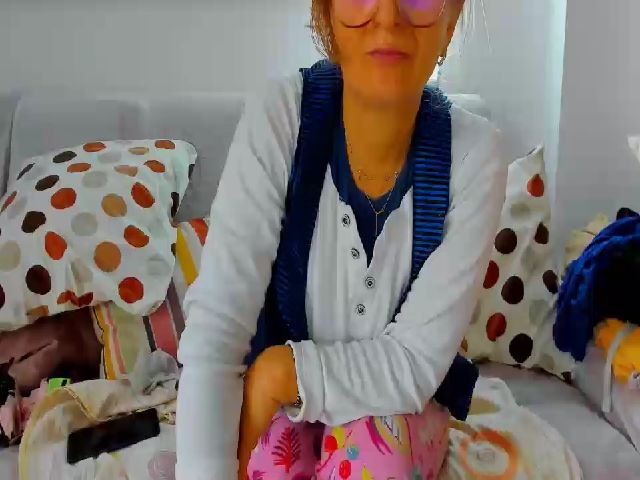 Live sex webcam photo for Maturefemme #269366537