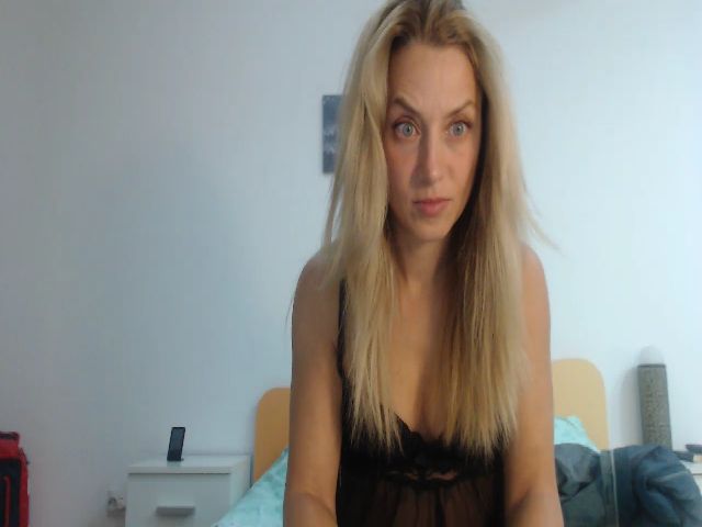Live sex webcam photo for MonicaDiamond #269374367