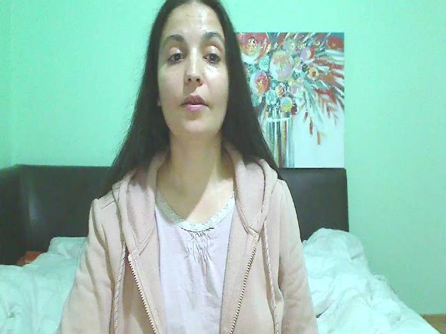 Live sex webcam photo for OneHotty #269375715