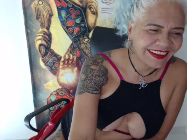 Live sex webcam photo for FreyaDevil #269358395