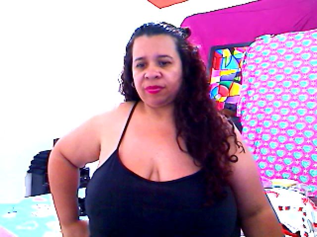Live sex webcam photo for LatinaBigAss4 #269375200