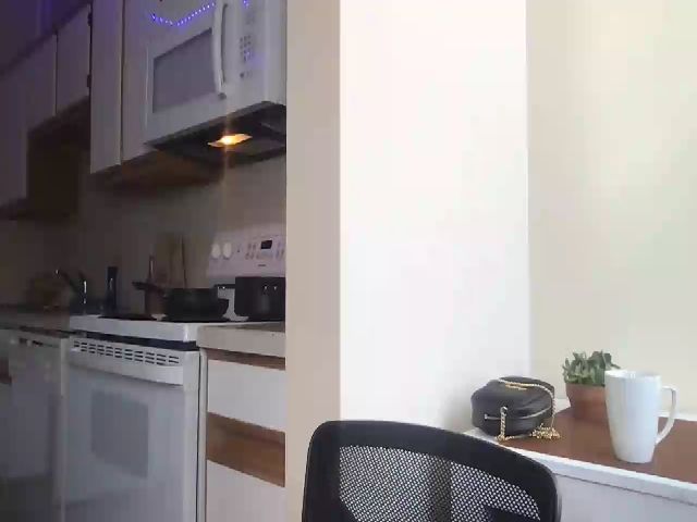 Live sex webcam photo for IllusionBby #269372879