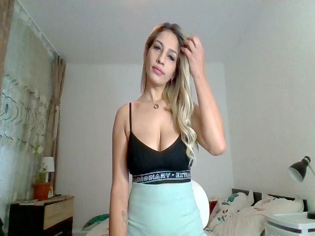 Live sex webcam photo for Erika_Sweet #269360385