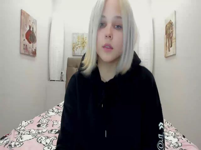 Live sex webcam photo for Helokit #269363842