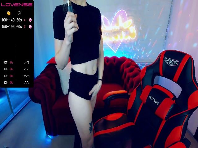 Live sex webcam photo for LilFluffyDuck #269362288