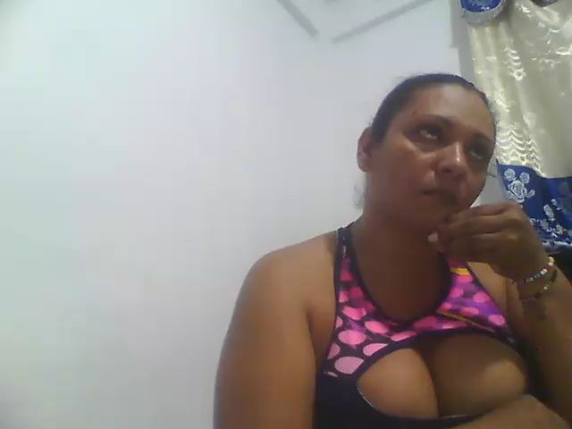 Live sex webcam photo for HallyGirlHot #287874028