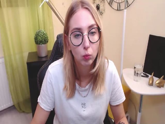 Live sex webcam photo for DIRTYgianna #269366560