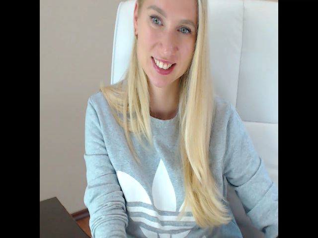 Live sex webcam photo for Miss_Sylvia #269368442