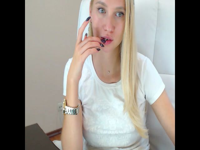 Live sex webcam photo for Miss_Sylvia #269372985