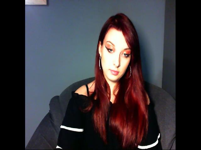 Live sex webcam photo for VirginLuna18 #269369523