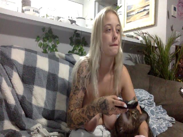 Live sex webcam photo for DaniiAngel #269357680