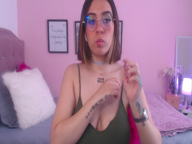 Live sex webcam photo for SamPuckett #269370126