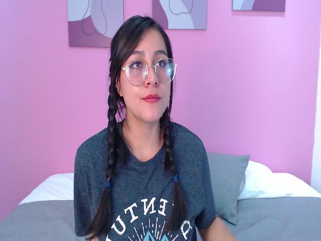 Live sex webcam photo for Eva_Collins2 #269373549