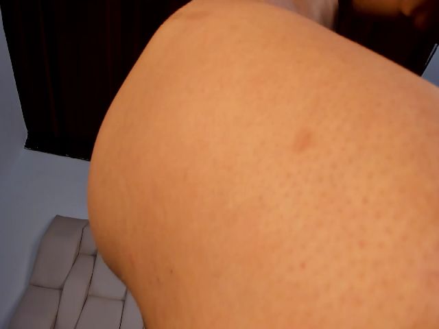 Live sex webcam photo for LoliSweet #269362032