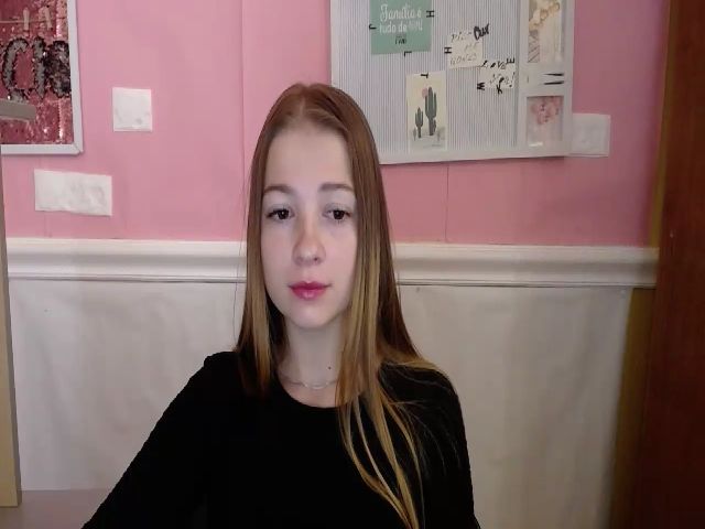 Live sex webcam photo for EmiStern #269362210