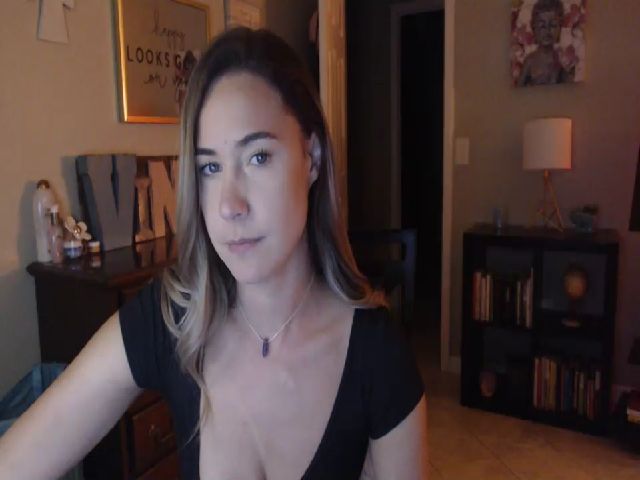 Live sex webcam photo for OhYesCeleste #269360222