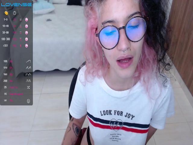 Live sex webcam photo for Myzore #269357562