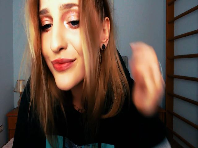 Live sex webcam photo for Sofia__White #269373343