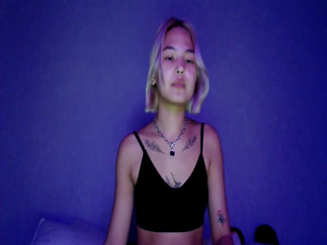 Live sex webcam photo for Kylie_X #269372606