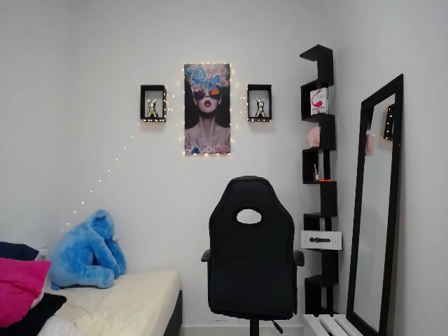 Live sex webcam photo for JOLIE_ABALO #269375173